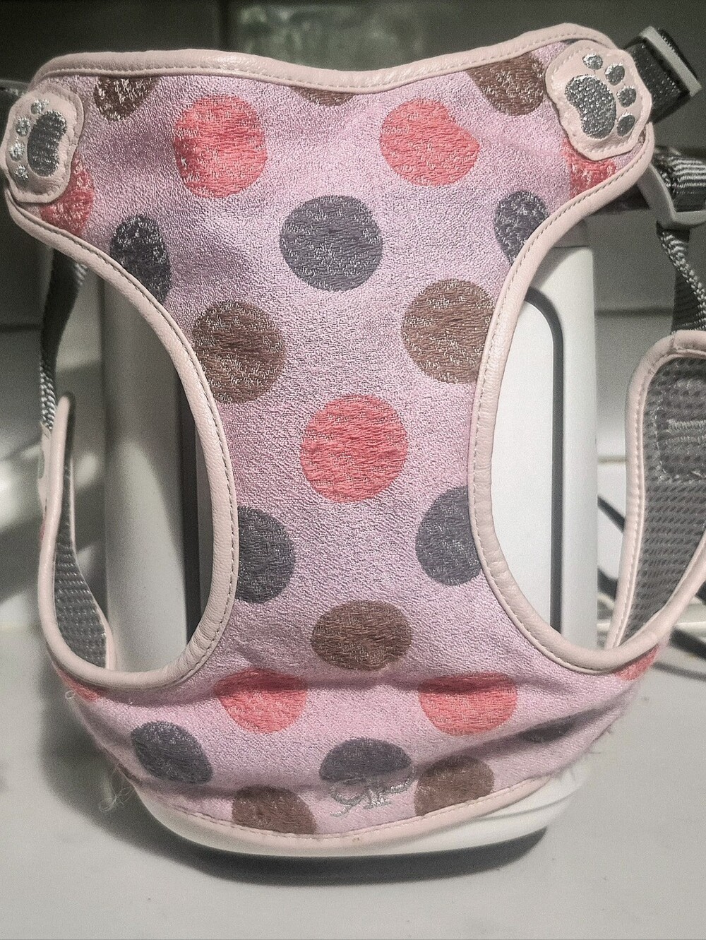 NWOT Pretty Paw Dog Harness Size 6 Barely used. Measurements in pictures. Canada
